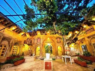 kadamb kunj vrindavan featured